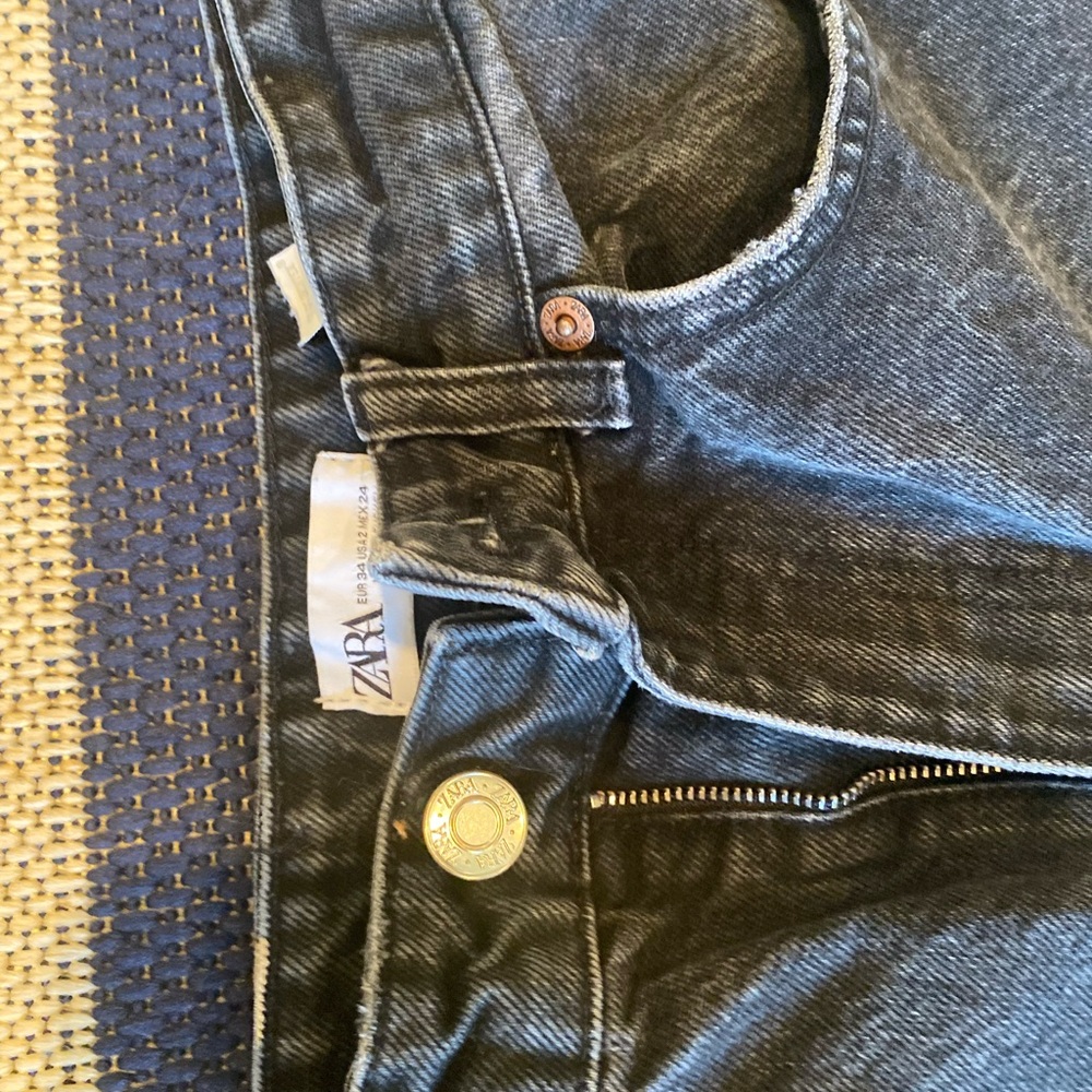 Black size 2 Zara Utah jeans perfect for winter and fall!!! - Picture 2 of 2